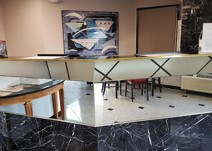 Gurnee Motel 2*